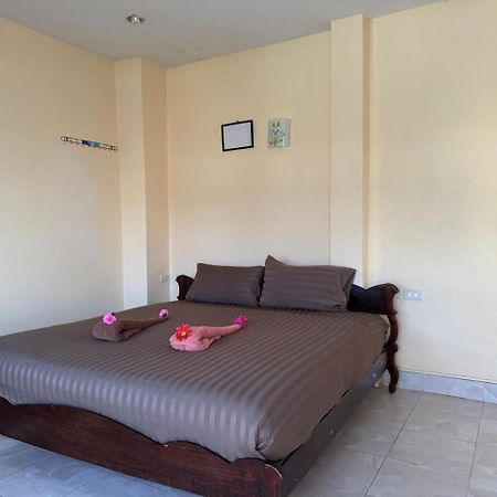 Happy Holidays Hotel Patong Exterior photo