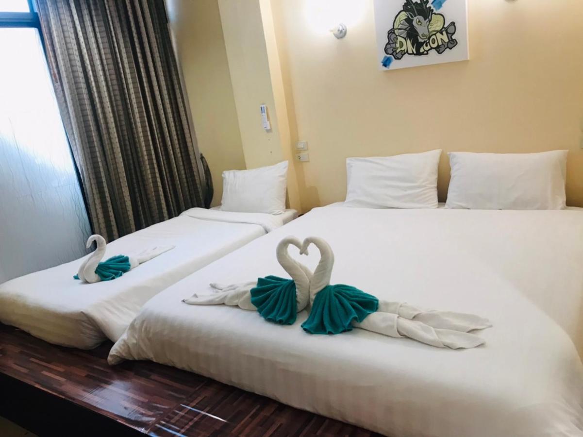 Happy Holidays Hotel Patong Exterior photo