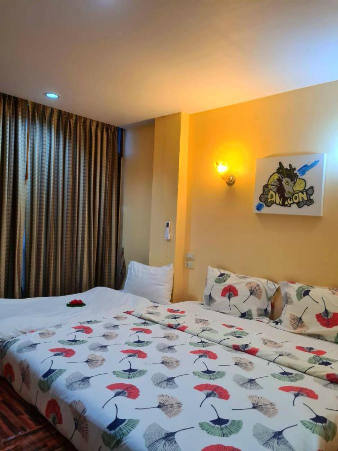 Happy Holidays Hotel Patong Exterior photo