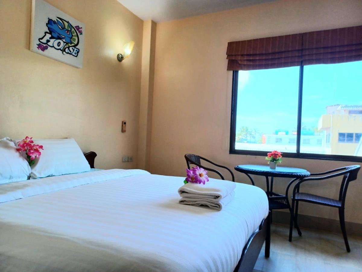 Happy Holidays Hotel Patong Exterior photo
