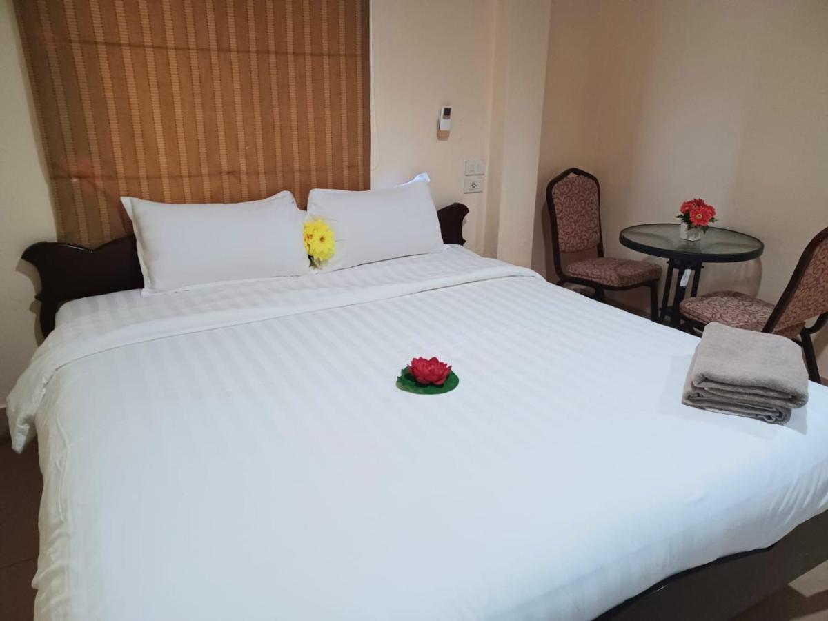 Happy Holidays Hotel Patong Exterior photo