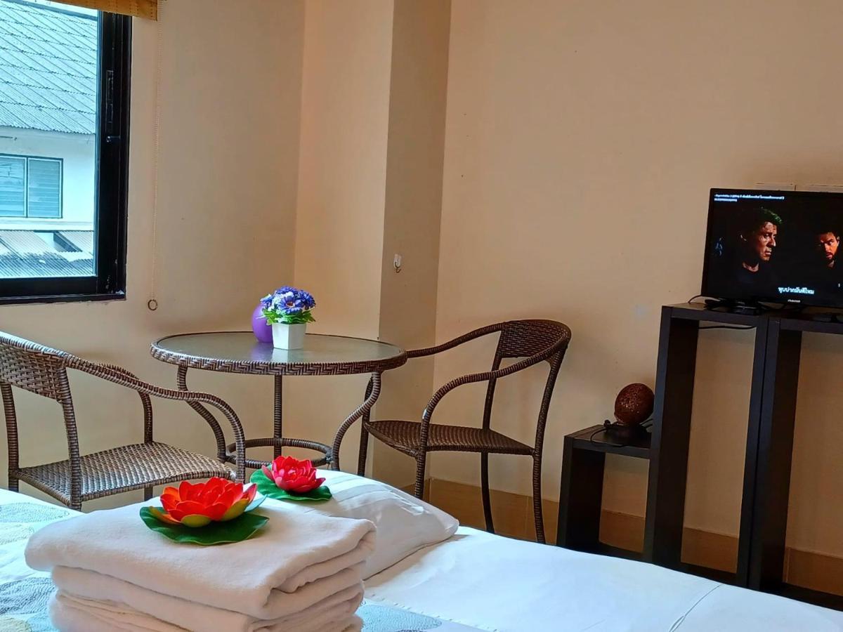 Happy Holidays Hotel Patong Exterior photo