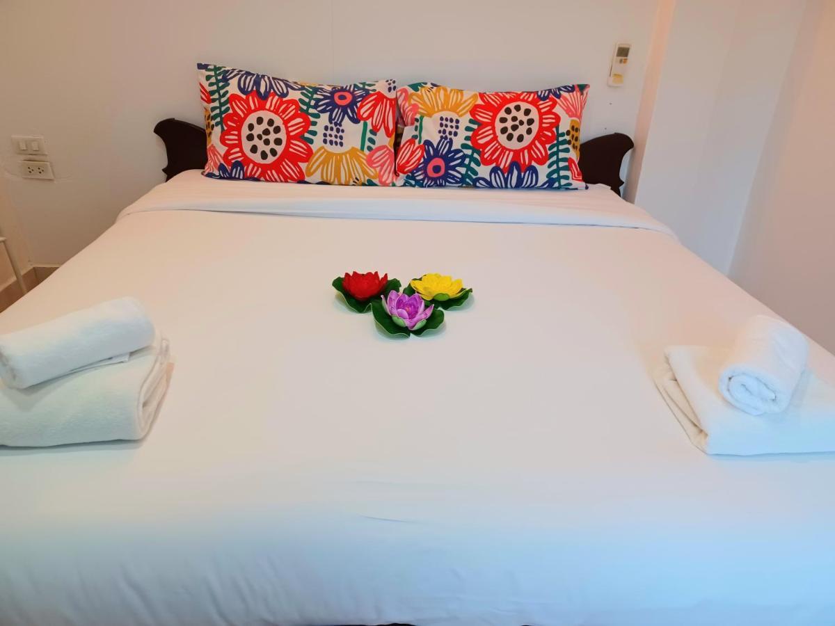 Happy Holidays Hotel Patong Exterior photo