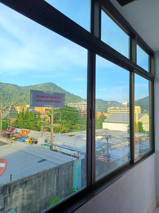 Happy Holidays Hotel Patong Exterior photo