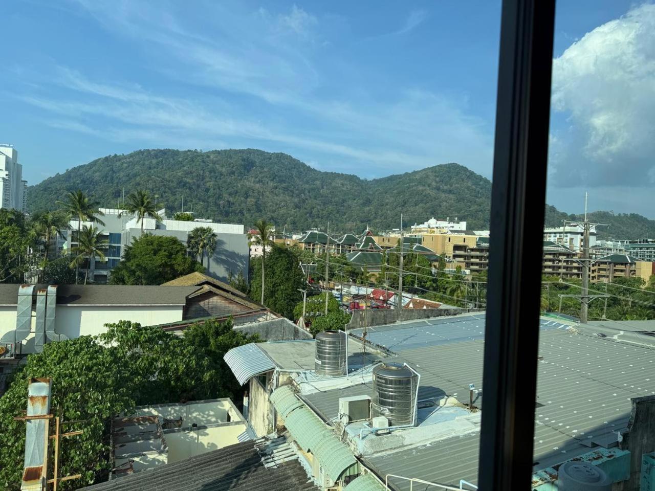 Happy Holidays Hotel Patong Exterior photo